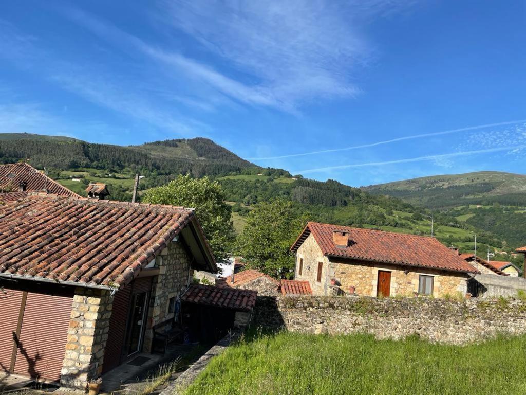 Apartamentos Rurales La Casa Vieja De Alceda Екстериор снимка
