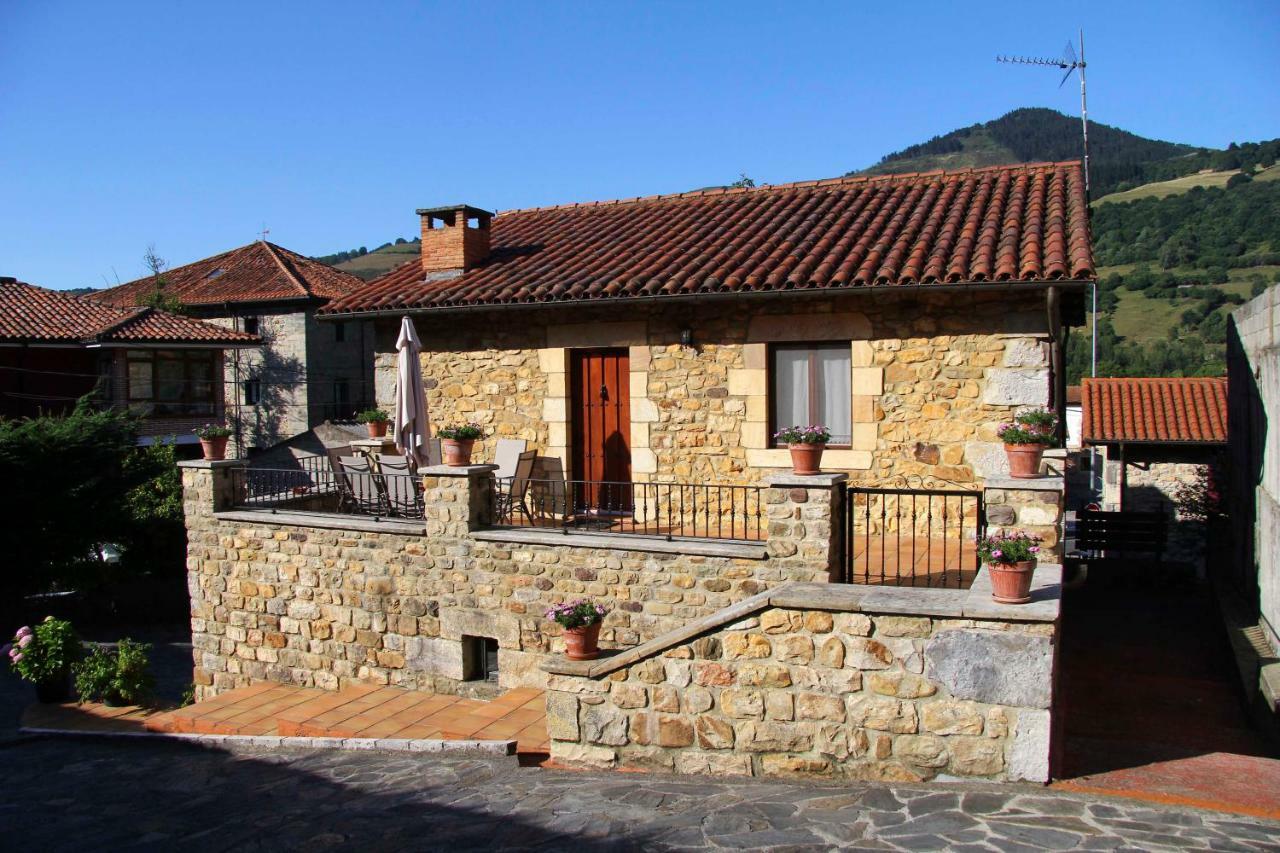 Apartamentos Rurales La Casa Vieja De Alceda Екстериор снимка